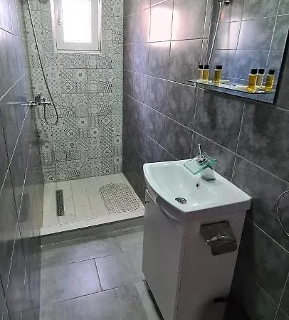 Garden Zvonex Lägenhetshotell Tuzla