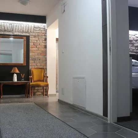 Garden Zvonex Lägenhetshotell Tuzla