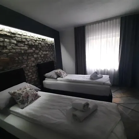 Garden Zvonex Lägenhetshotell Tuzla