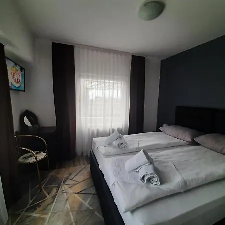 Garden Zvonex Lägenhetshotell 4*