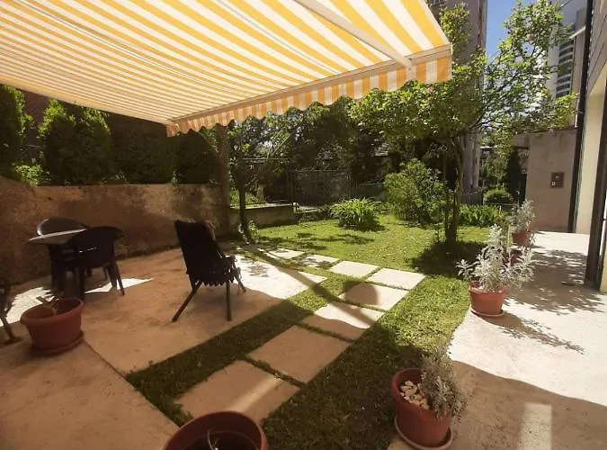 Lägenhetshotell Garden Zvonex